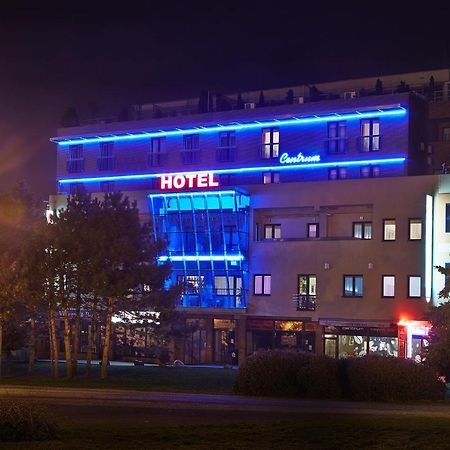 Hotel Centrum Neutra Exterior foto