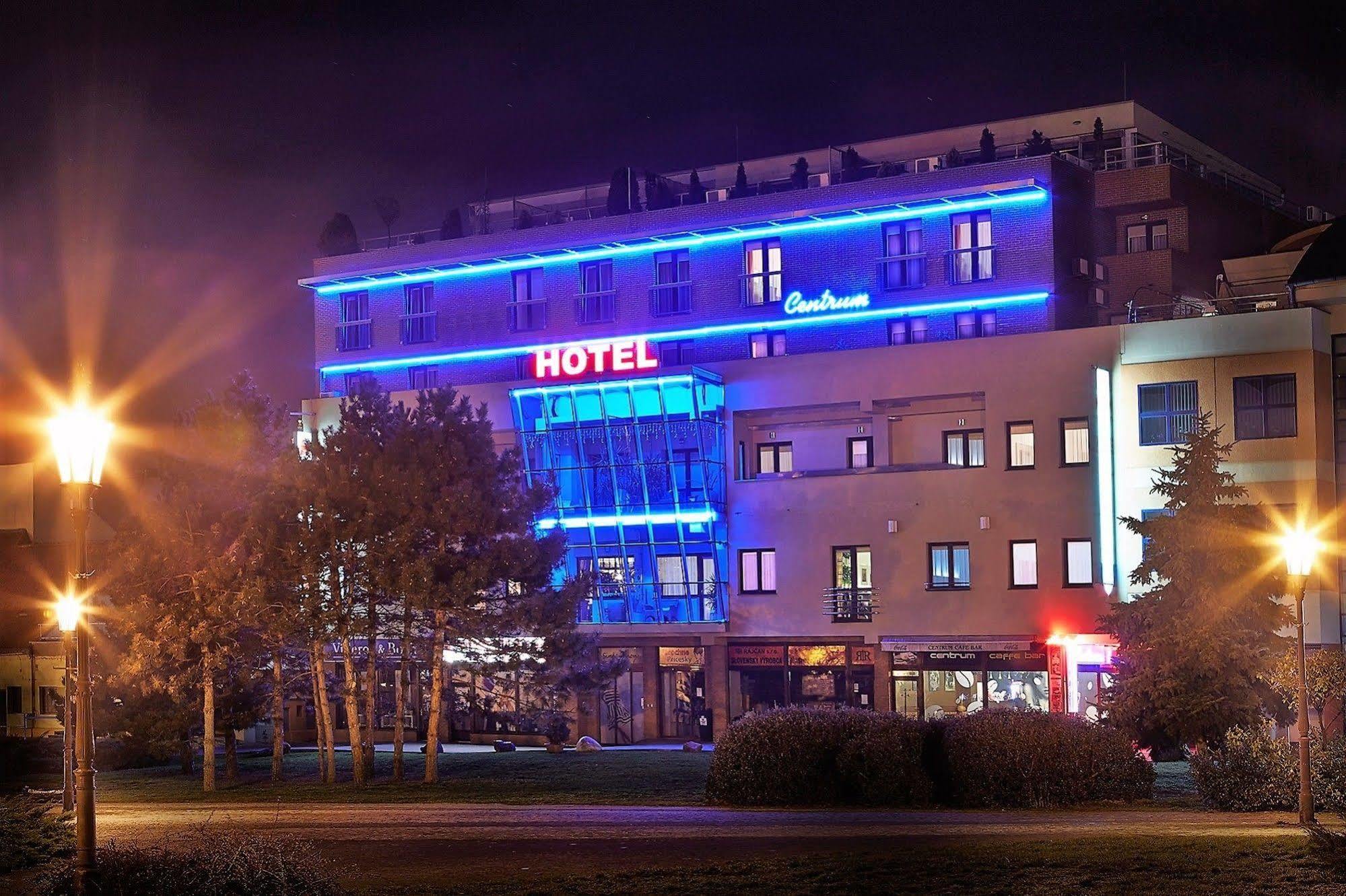 Hotel Centrum Neutra Exterior foto